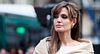 Angelina Jolie passa por mastectomia dupla para prevenir câncer de mama Angelina Jolie passa por mastectomia dupla para prevenir câncer de mama