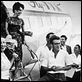 Assim Caminha a Humanidade : foto Elizabeth Taylor, James Dean