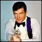 Com 007 Viva e Deixe Morrer : foto Roger Moore