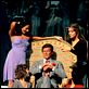 Com 007 Viva e Deixe Morrer : foto Roger Moore