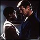 Com 007 Viva e Deixe Morrer : foto Roger Moore