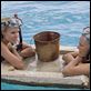Encontro de Casais : foto Kristen Bell, Malin Akerman