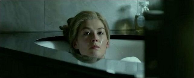 Rosamund Pike enfrenta Christian Bale em adaptação de novo best-seller Rosamund Pike enfrenta Christian Bale em adaptação de novo best-seller