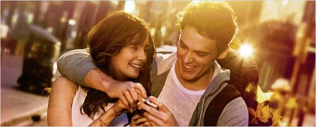 Exclusivo: Lily Collins e Sam Claflin se divertem em vídeo das filmagens de Simplesmente Acontece Exclusivo: Lily Collins e Sam Claflin se divertem em vídeo das filmagens de Simplesmente Acontece
