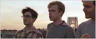 Daniel Radcliffe está na primeira imagem oficial do drama Kill Your Darlings
