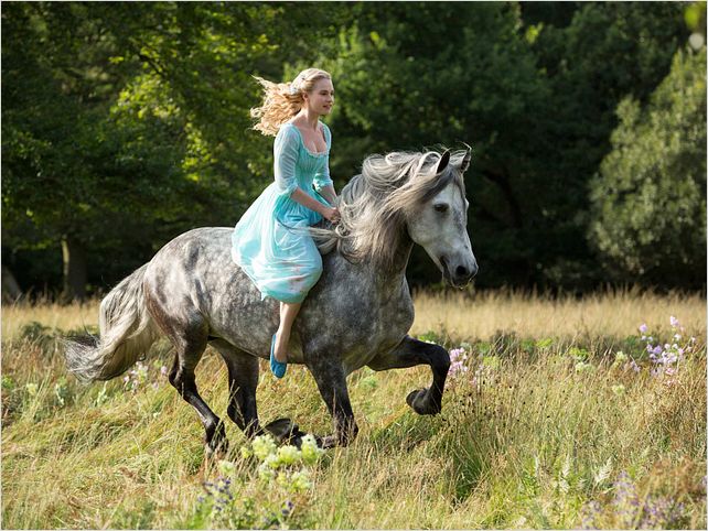 Cinderela: Foto Lily James