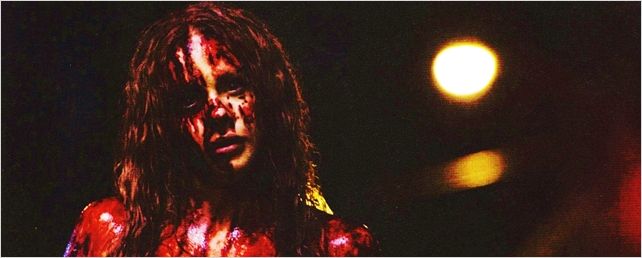 Carrie - A Estranha: Chloe Moretz e Julianne Moore surgem no novo trailer legendado