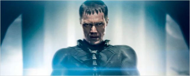 O Homem de Aço ganha trailer com muita ação e cartazes de personagens