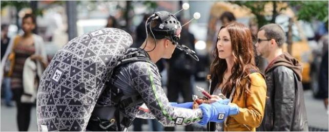 Megan Fox ao lado do mutante Raphael em novas fotos de Tartarugas Ninja